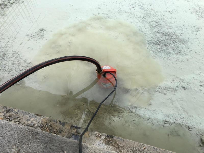 Tsurumi FAMILY-12 háztartási szivattyú medencében