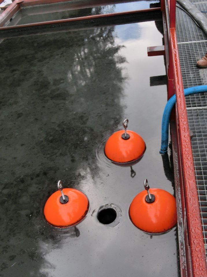 Tsurumi  4-FSP uszadékleszívó szivattyú szívócsonkja a három úszógömb között