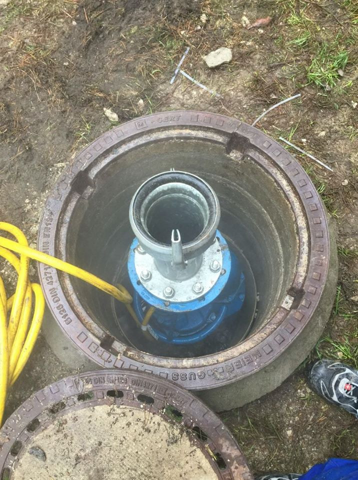 Tsurumi KRSU822  szivattyú szennyvízaknában telepítve