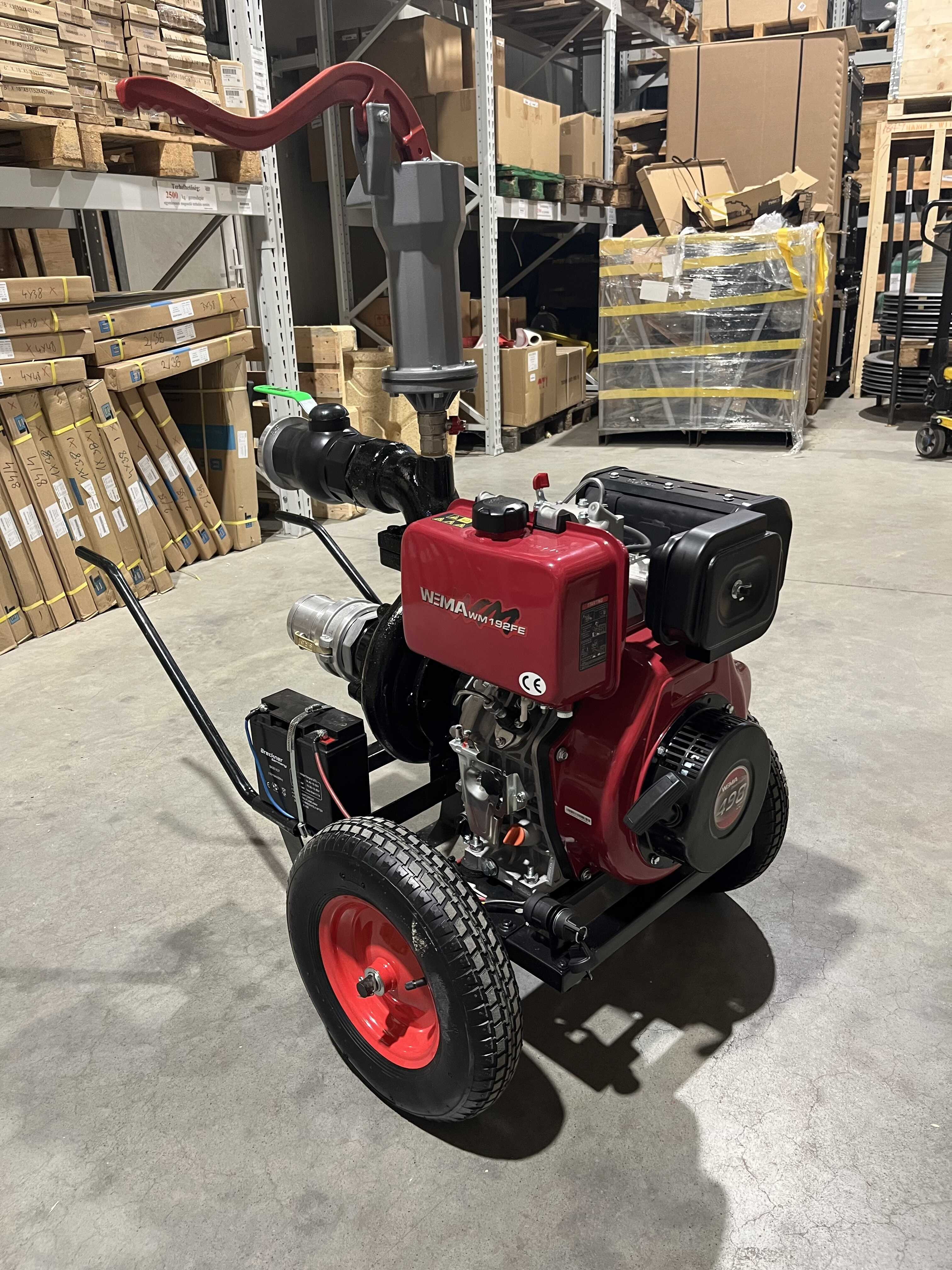 DWP 188 K4  öntözőszivattyú raktári környezetben oldalnézetben