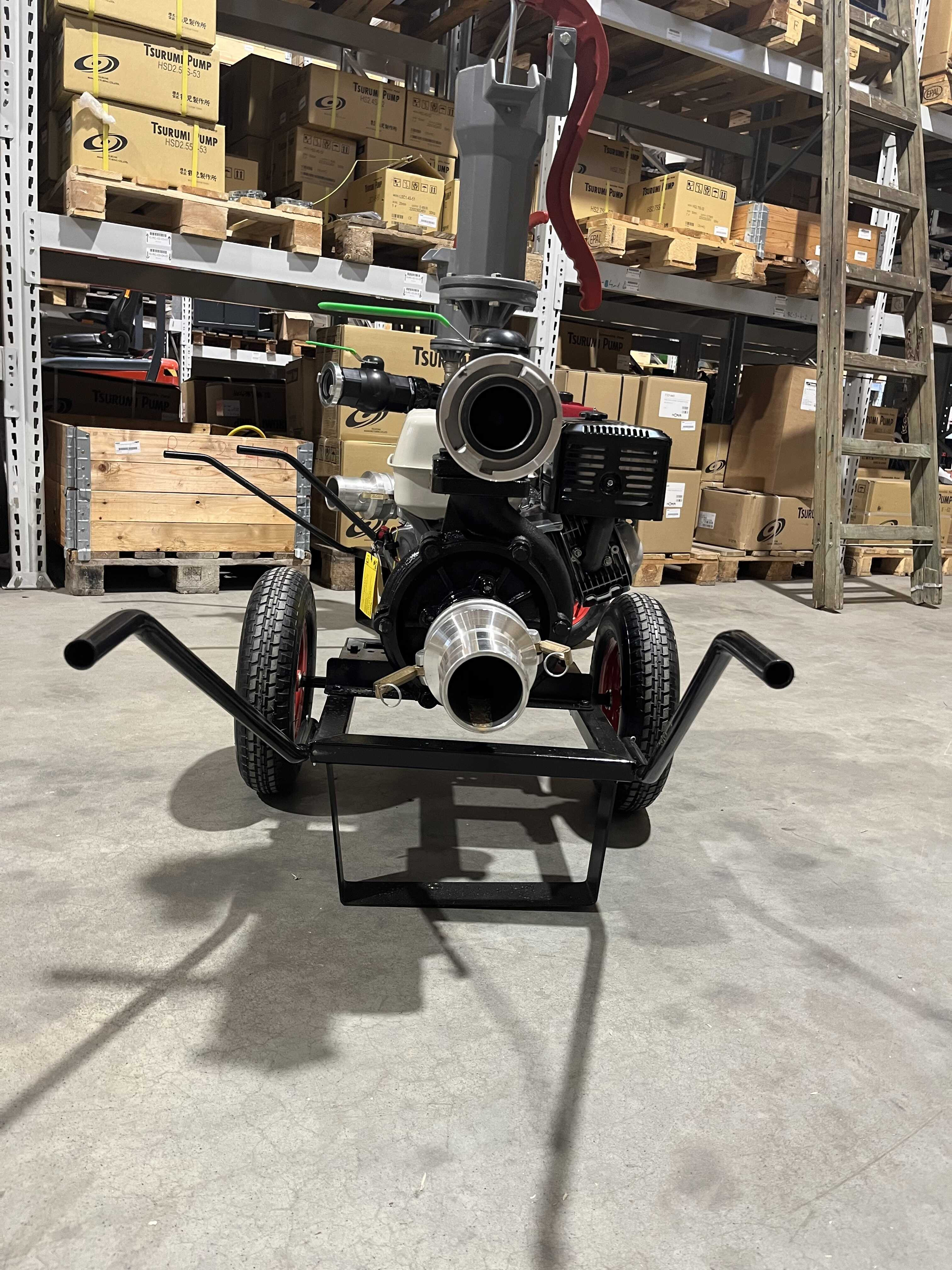 DWP 390 H4 öntözőszivattyú raktári környezetben hátsó nézetben