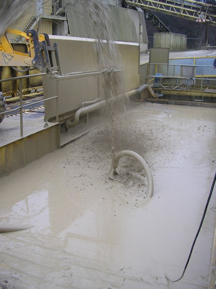 Tsurumi KRS2-80 (KRD35.5) ipari technológiai rendszerben iszapszivattyúzás közben