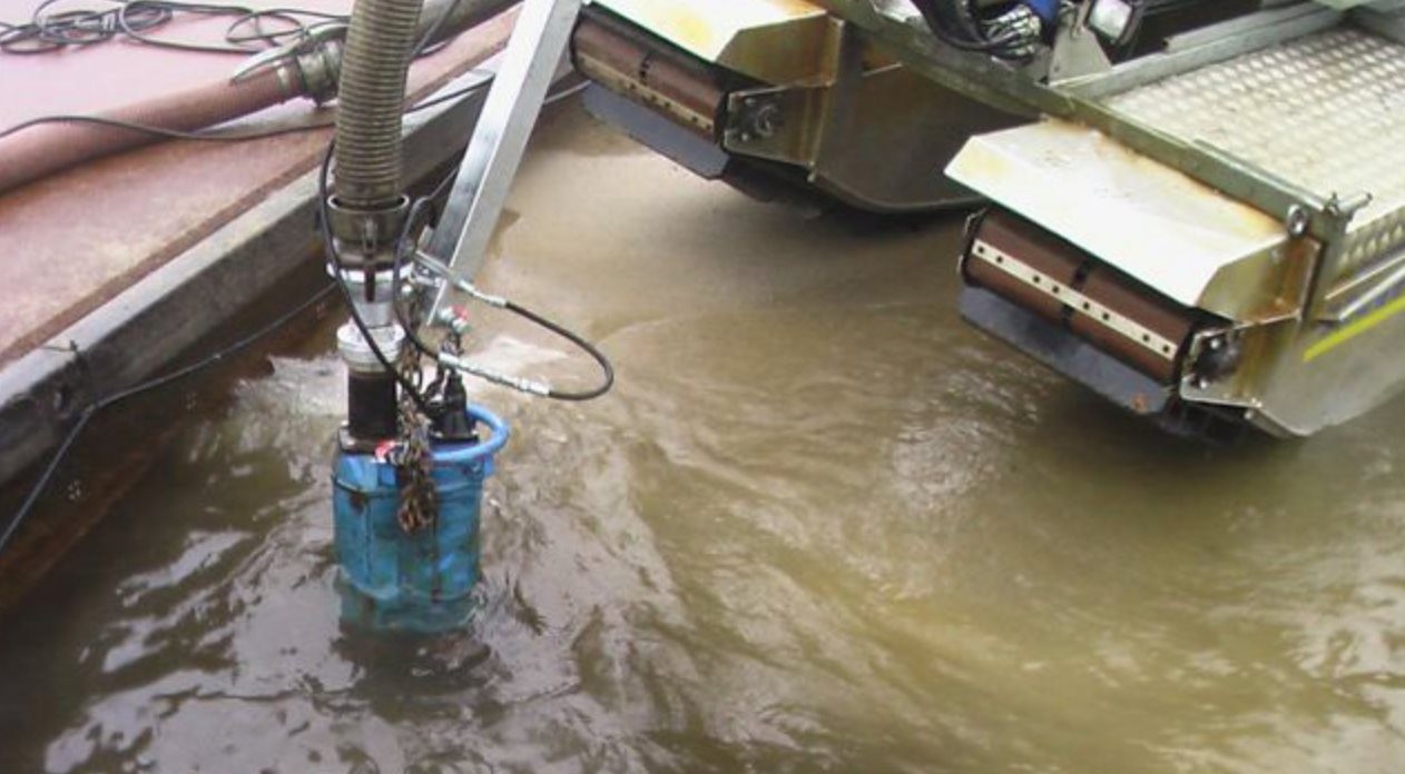 Tsurumi KRS2-80 (KRD35.5) úszóműre telepítve